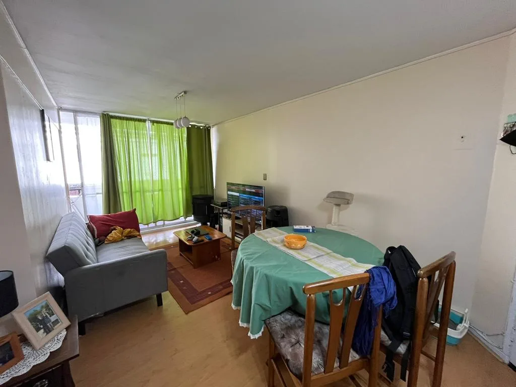 Vende un amplio departamento a pasos de la Quinta Vergara